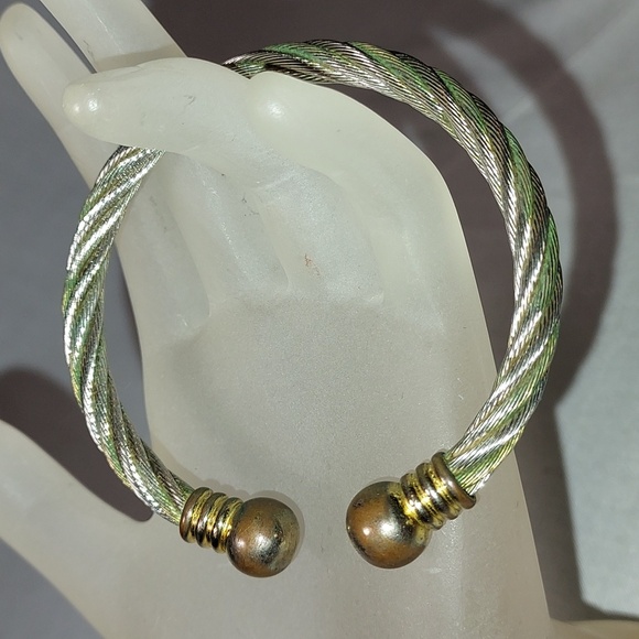 Vintage Avon Watch Silver & Gold Twist Design With Rhinestones Matching Bracelet - Picture 6 of 10